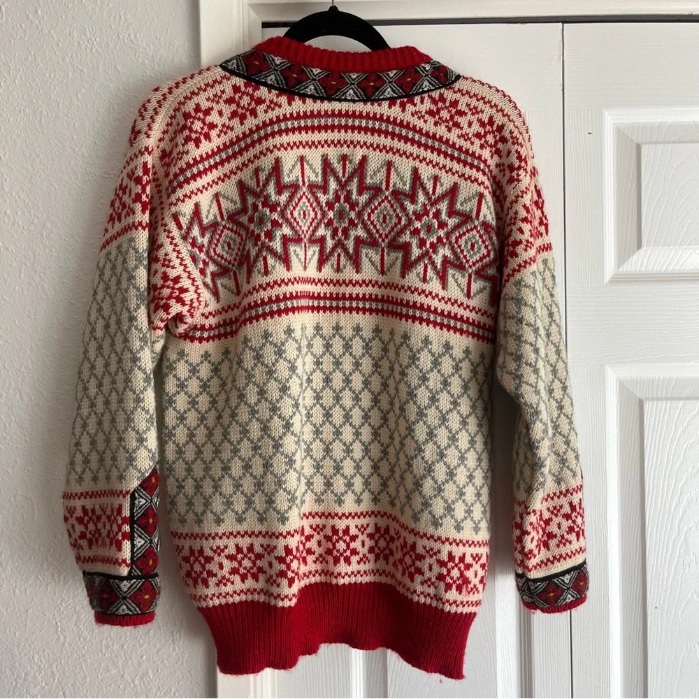 VINTAGE Dale of Norway Scandi Wool Knit Fair Isle Sweater